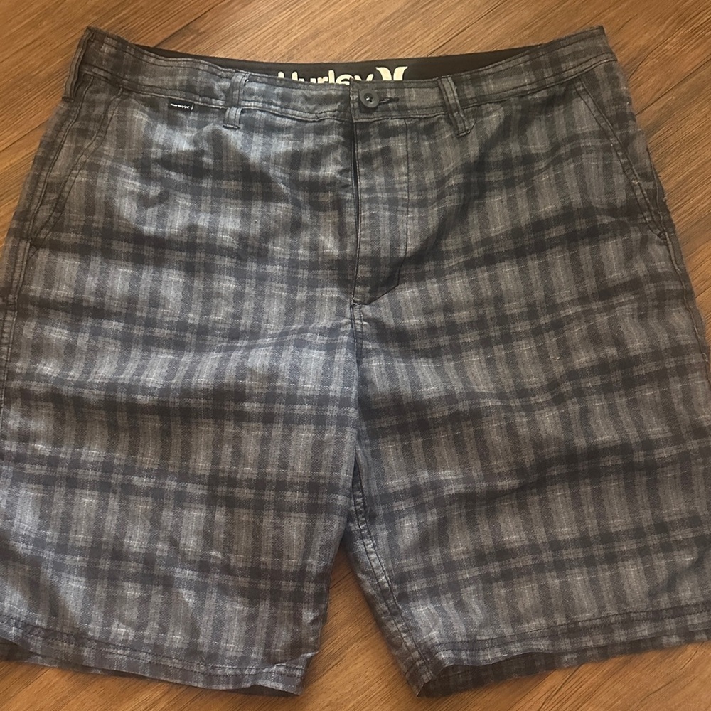Hurley Men's Charcoal Checkered Shorts